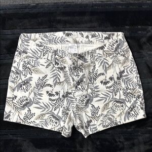 Old Navy Gray and White Floral Shorts